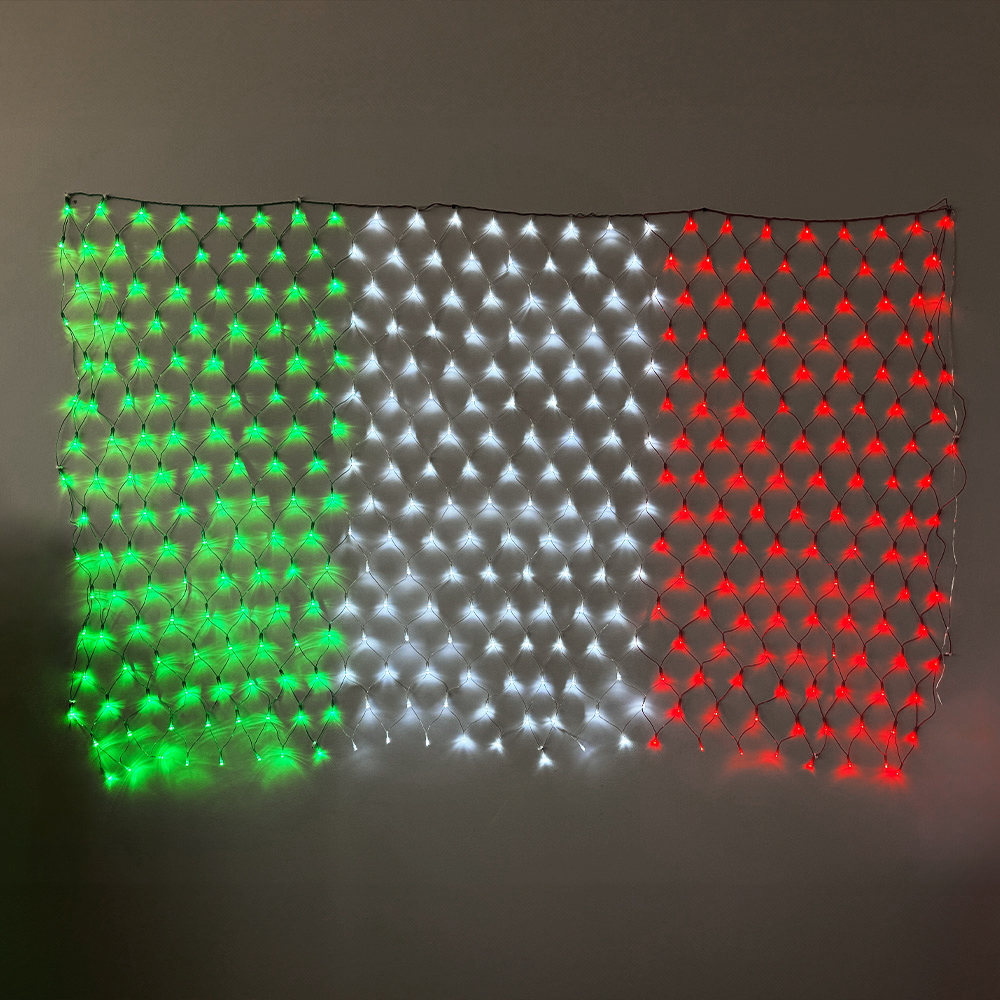 tenda-tricolore-led-bandiera-italiana-120x180cm-da-280-led-verde-bianco-e-rosso-ip44-da-esterno-wisdom.jpg